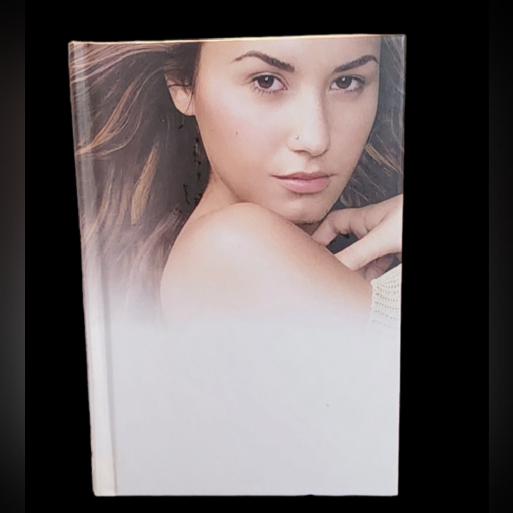 Demi Lovato Staying Strong Book
